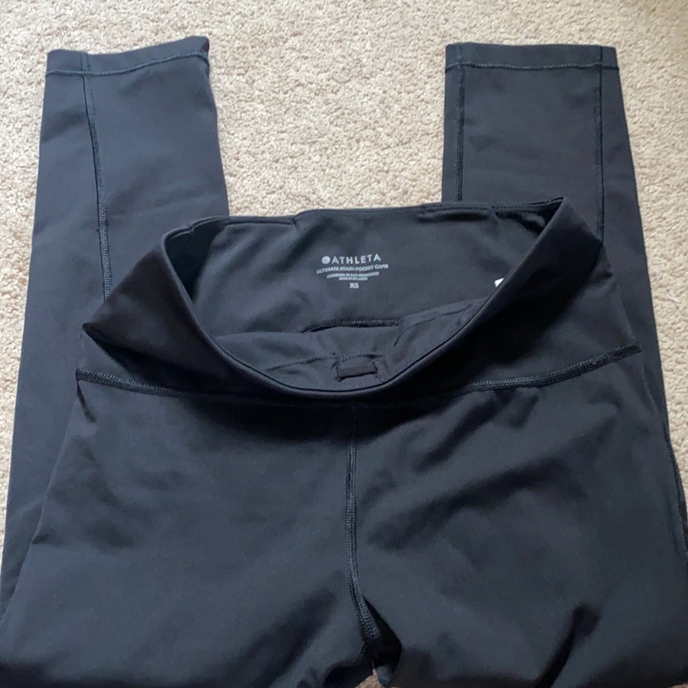Athleta ultimate stash pocket Capri XS black